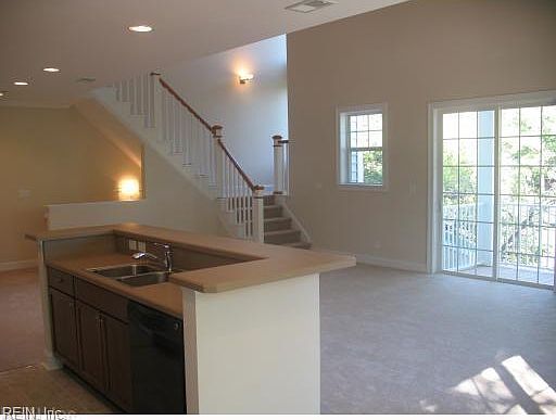 3rd image of 7231 Newport Ave APT 206