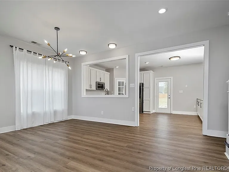 230 Marigold Ln — Photo 8