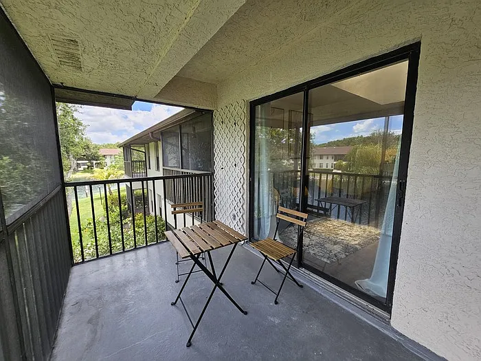 2 bed, 2.0 bath, 806 sqft, $1,650 — Photo 4