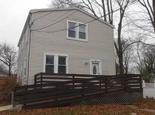 78 Charles St, Whitman, MA 02382
