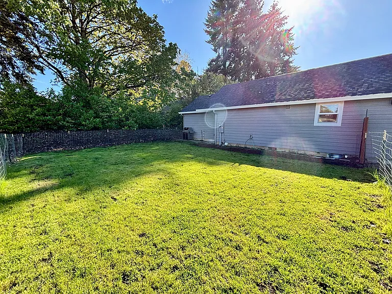 8203 NE 25th Ave #B — Photo 30