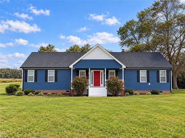 332 S End Rd, Knotts Island, NC 27950