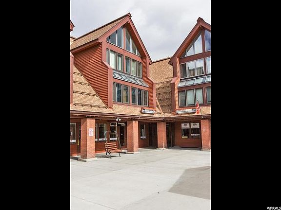 3rd image of 1415 Lowell Ave #357