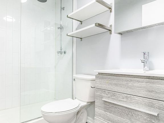 5th image of 4875 N Magnolia Ave APT 317