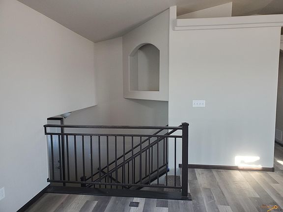 4th image of 519 Ziebach St