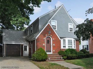 71 Beacon Cir, Cranston, RI 02910