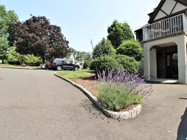 900 Valley Rd APT F008, Clifton, NJ 07013