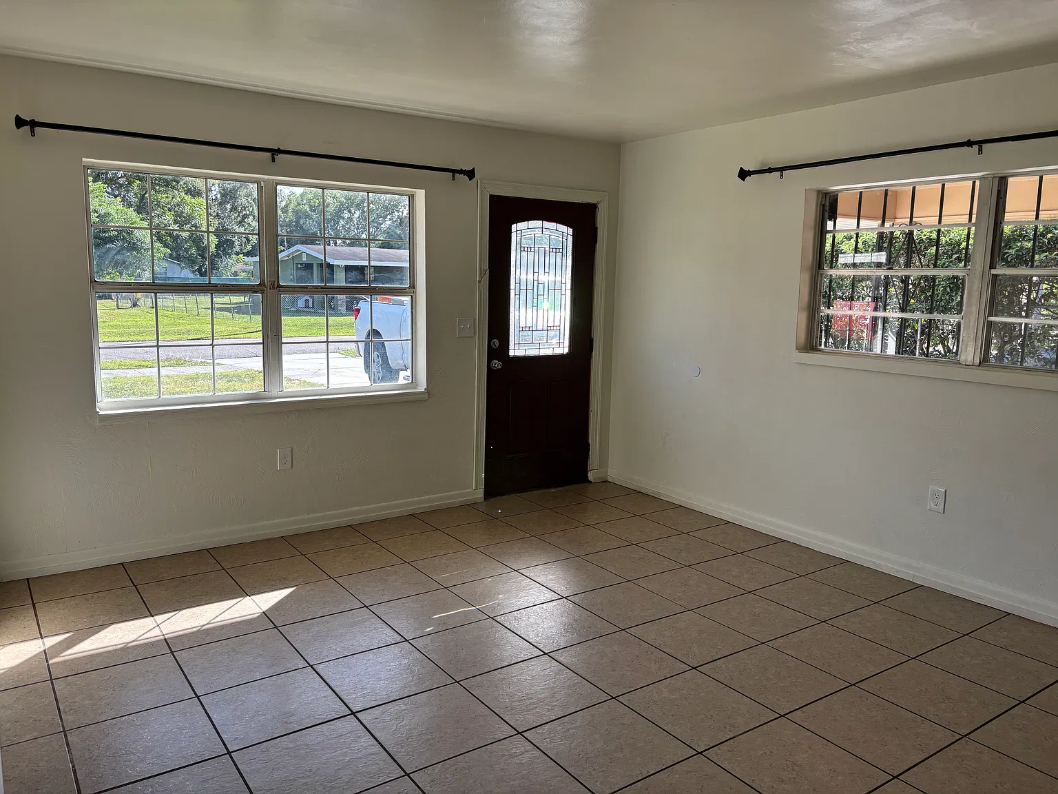 2 bed, 1250 sqft, $1,500 — Photo 2