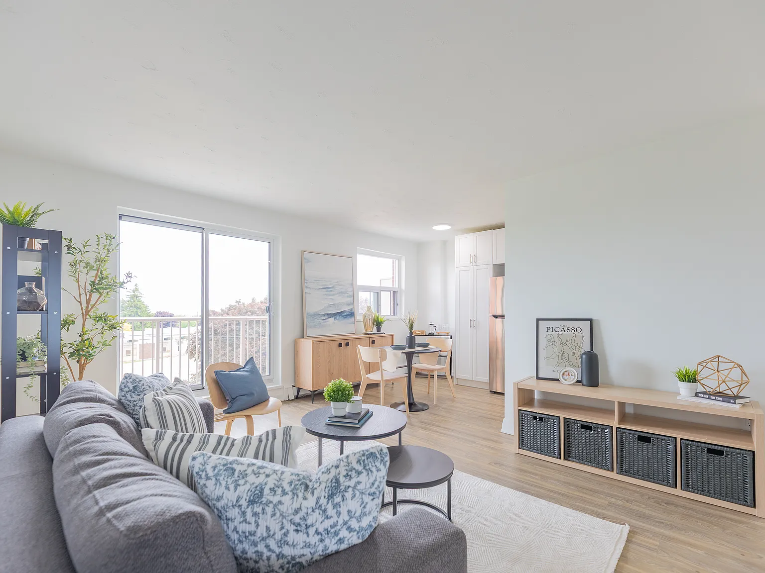 718 Lawrence Road — Photo 3