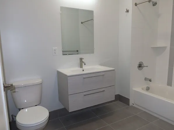 305 West Side Avenue image 11 of 22