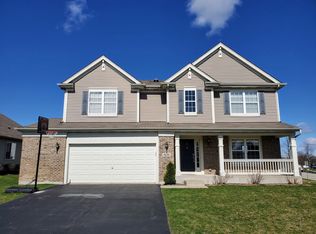 808 Portsmouth Dr, Hampshire, IL 60140