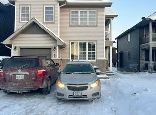 168 Minikan St #B, Ottawa, ON K1X0E5