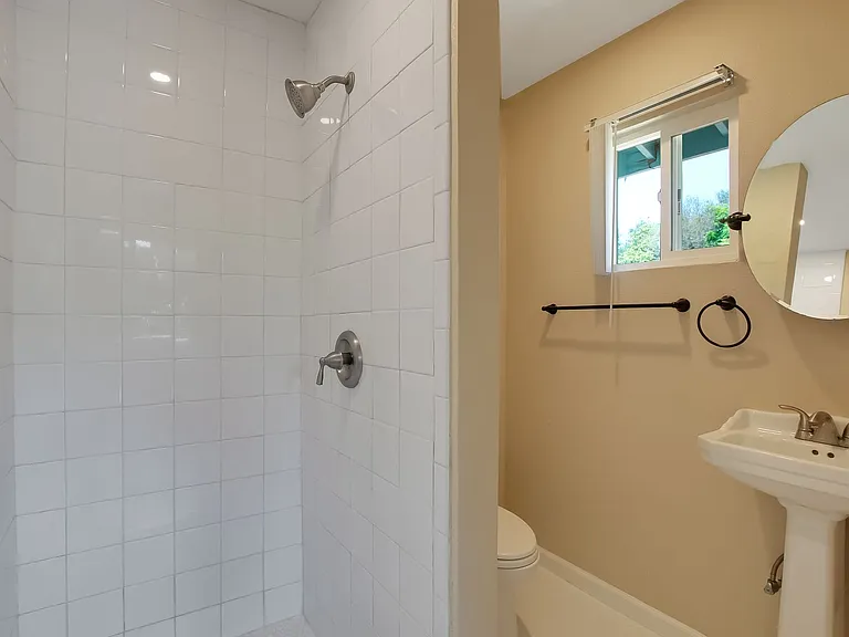 130 S Soledad St — Photo 21