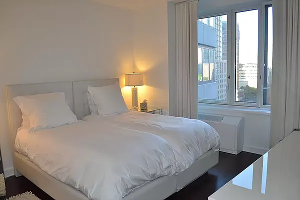 Rented by Manhattan Miami Real Estate | media 4