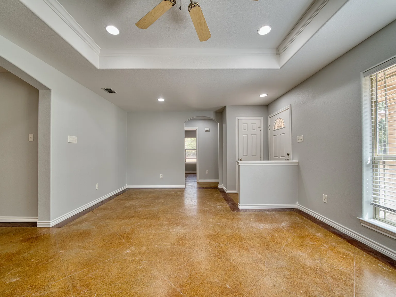 3 bed, 1332 sqft, $1,650 — Photo 2
