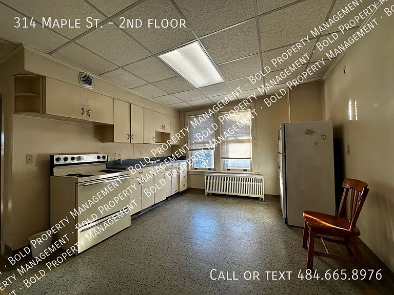 314 Maple St #2 — Photo 3