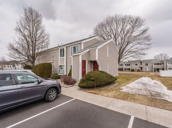 214 Nassau Dr Unit 214, Springfield, MA 01129