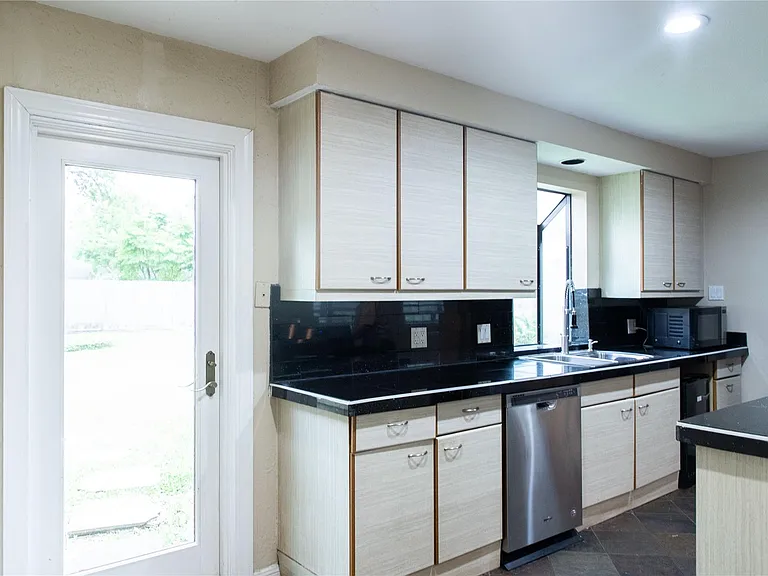 5564 Aspen St — Photo 18