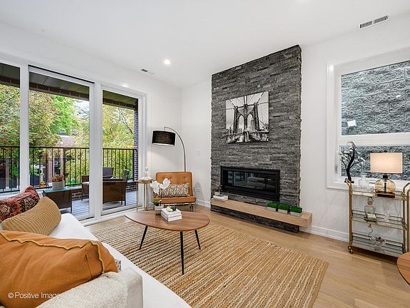 4th image of 2658 N Bosworth Ave #2
