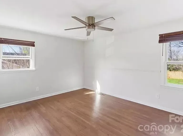 5810 Red Carriage Ln — Photo 11