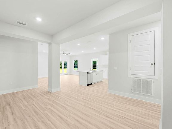 5th image of 590 Norris Dr