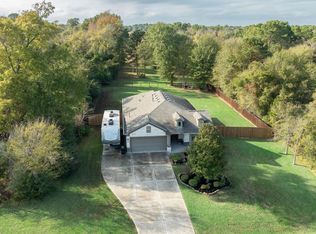 13874 Oak Manor Dr, Willis, TX 77318