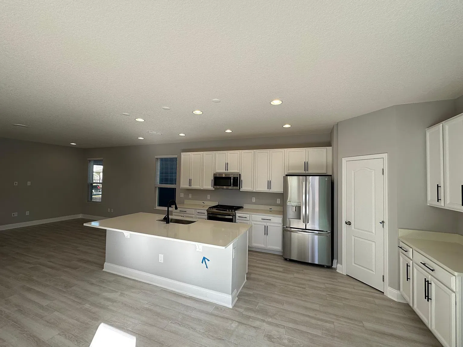 4 bed, 3.5 bath, 2781 sqft, $3,450 — Photo 3