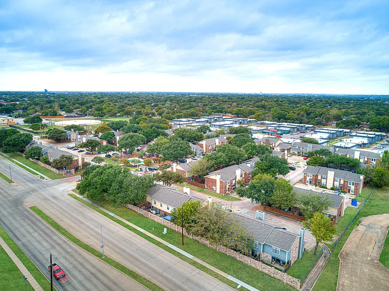Windsor Place Townhomes — Photo 20