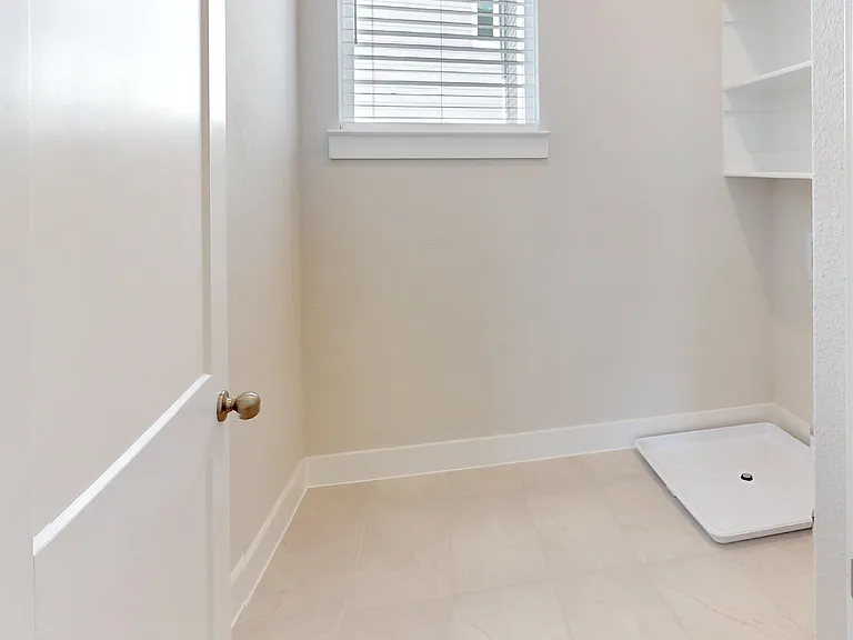 832 Concan Dr — Photo 24
