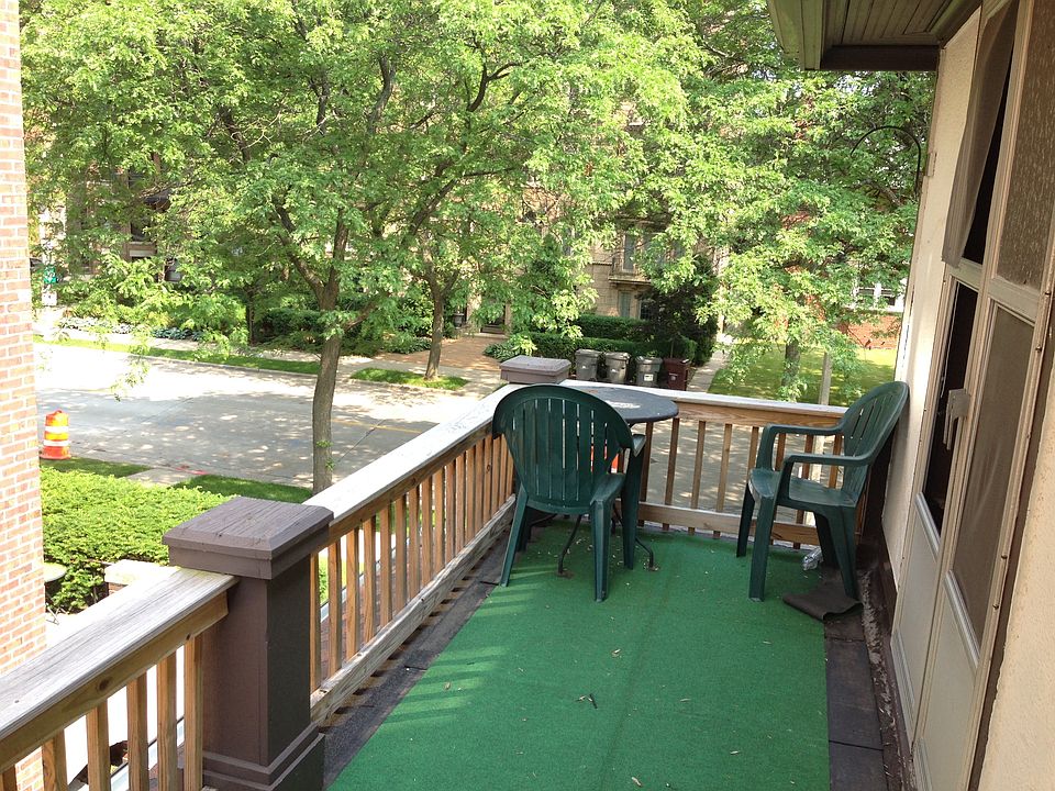 2nd image of 2543 N Lake Dr