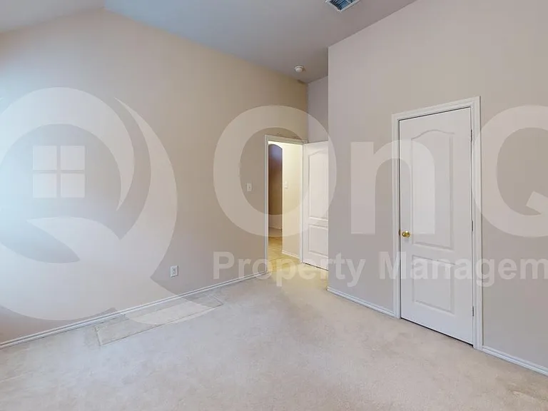10514 Saint Georges Dr — Photo 9