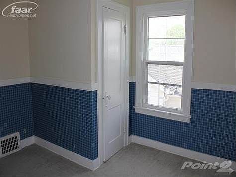 4th image of 1408 Woodcroft Ave
