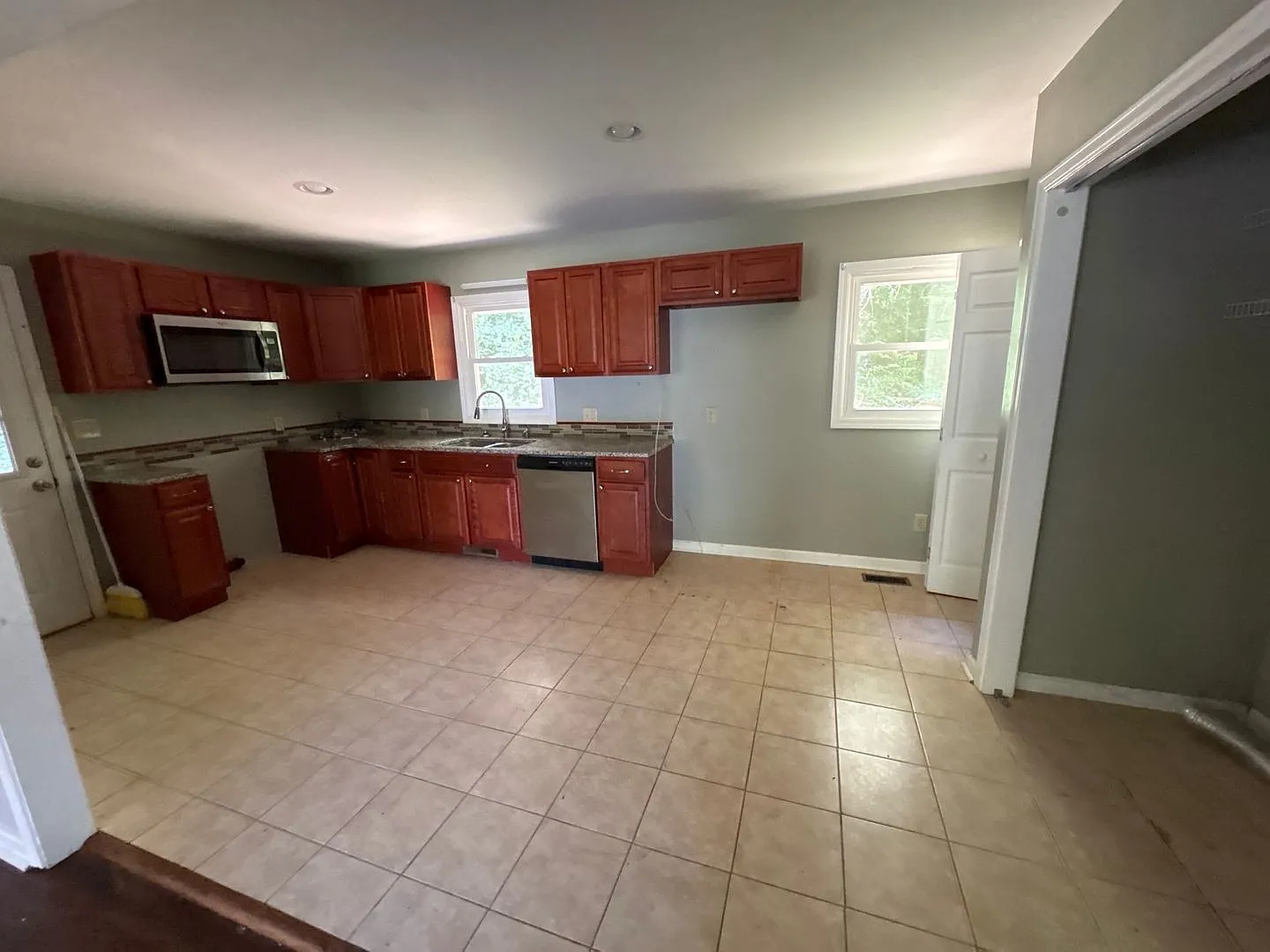 New Rental Listing - No Hud No Section 8 — Photo 3