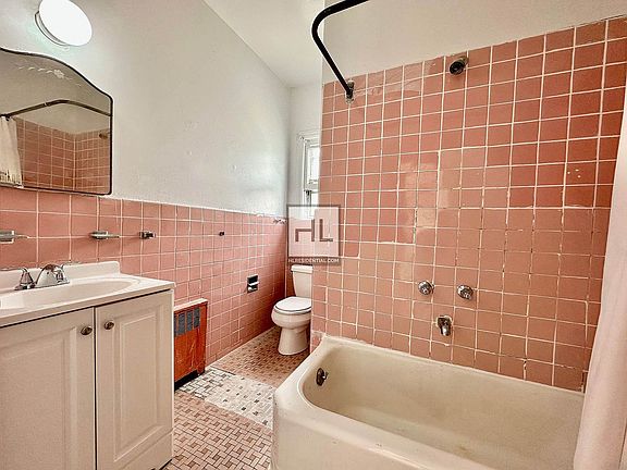 5th image of 627 Morris Park Ave Floor 2