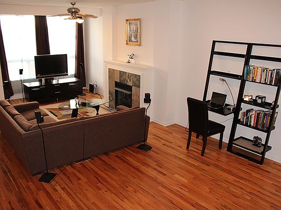 5th image of 3224 N Kilbourn Ave Unit 12