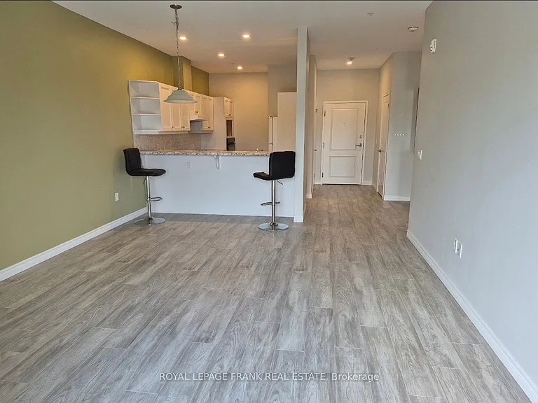 58 Glenelg St W #406 — Photo 4