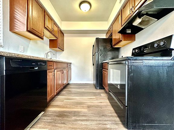 4th image of 1539 Leeshores Ln APT C