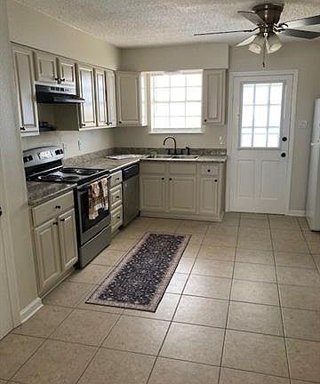 3rd image of 3600 Martinique Ave APT C