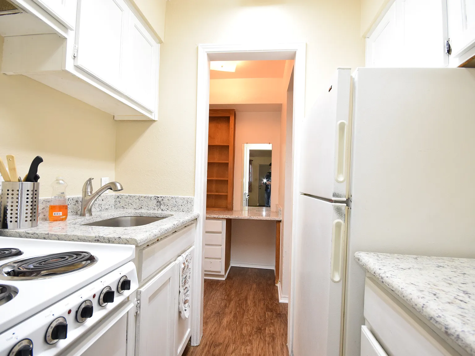 Studio, 400 sqft, $800 — Photo 3