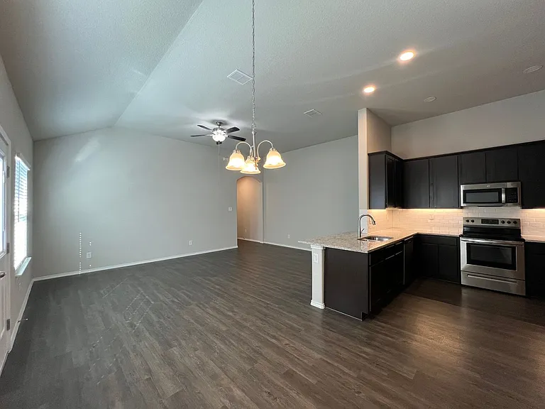 621 Ashers Pl — Photo 5