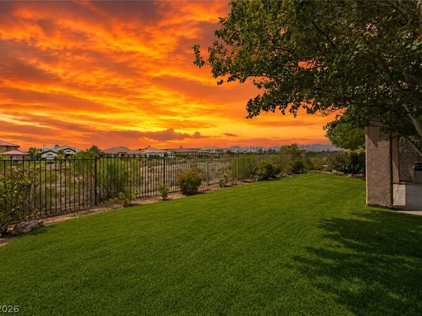 9429 Queen Charlotte Dr, Las Vegas, NV 89145