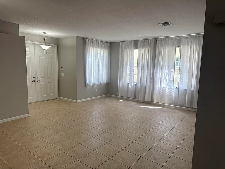 9070 Dupont Pl — Photo 8