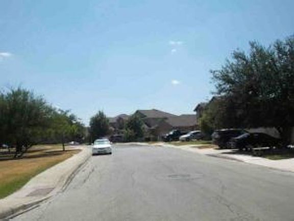 Exterior Neighborhood (street photo)