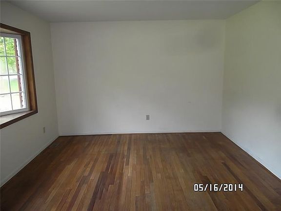 2nd image of 825 Eaglewood Dr