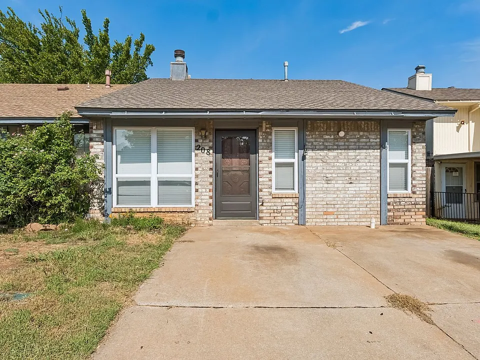 208 Hudson Pl