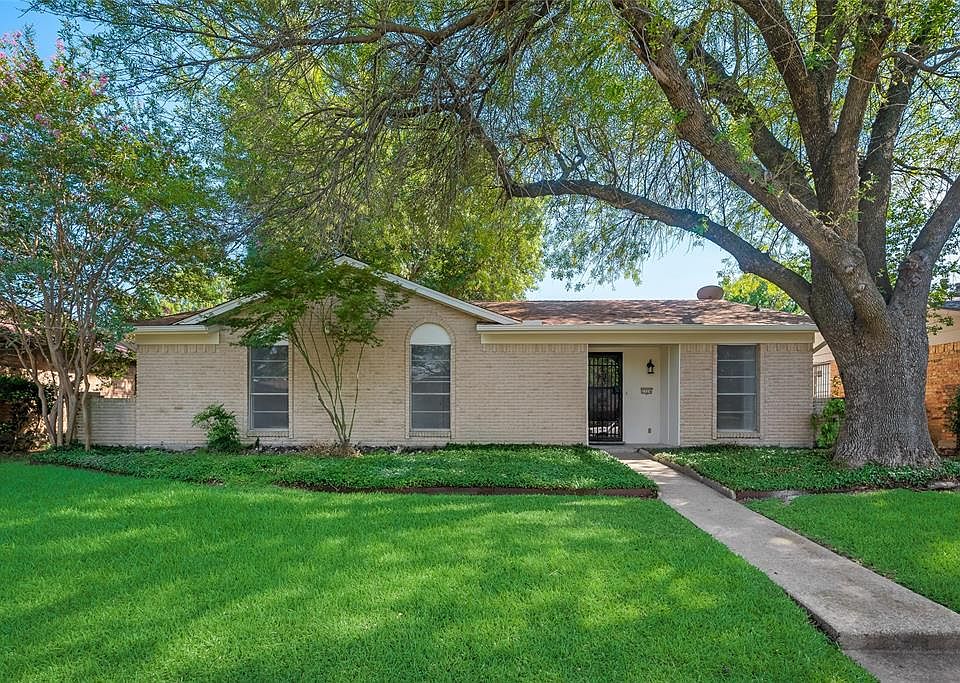 1st image of 2326 Village Green Dr
