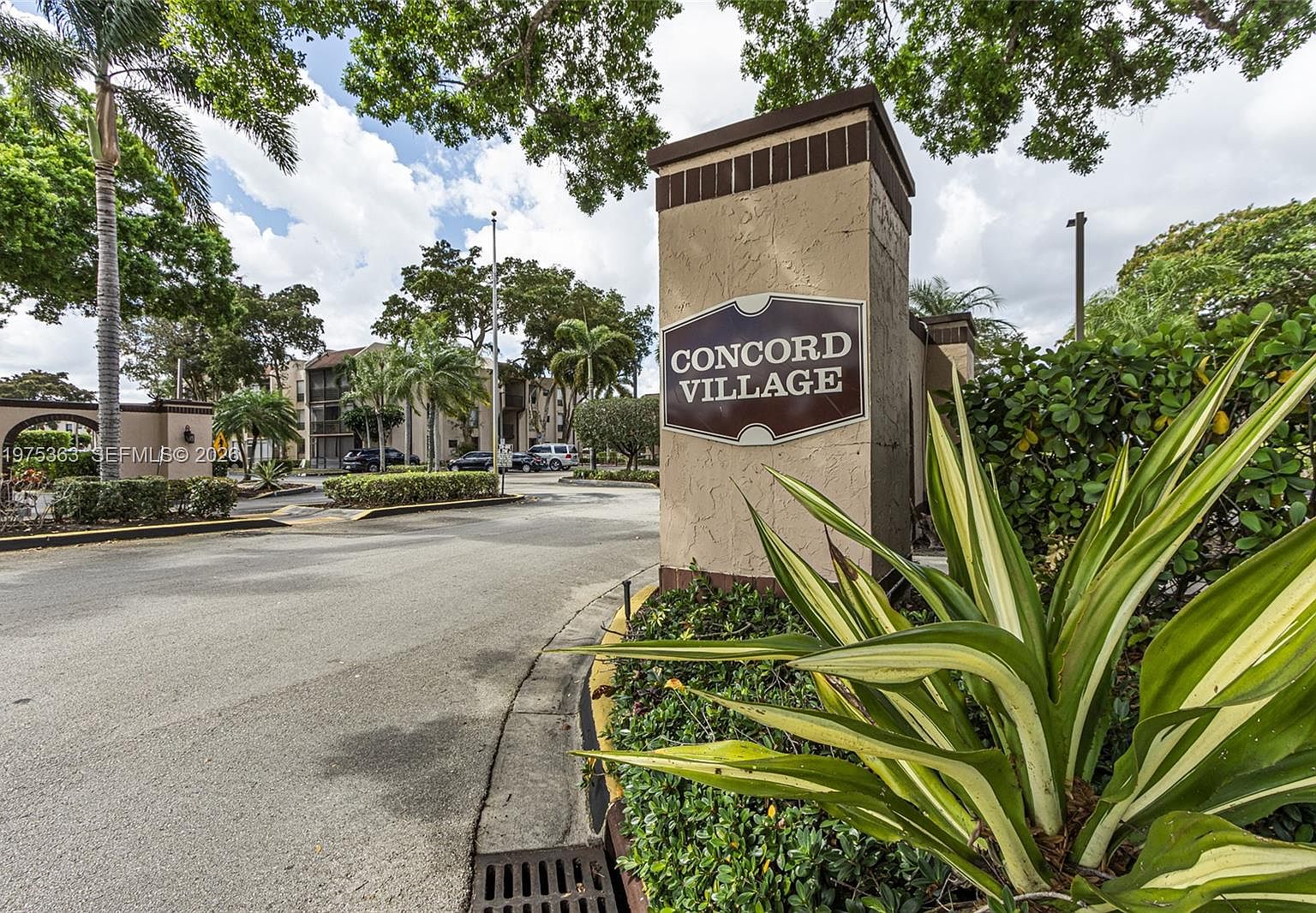 6701 N University Dr APT 210