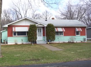 1423 Sandhurst Ave E, Maplewood, MN 55109