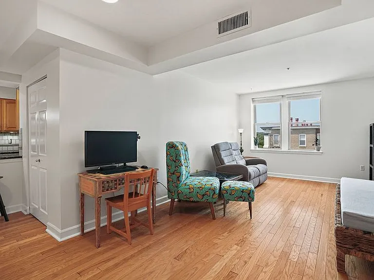 1801 Calvert St NW #504 — Photo 1