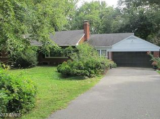 8619 Hilltop Rd, Vienna, VA 22180